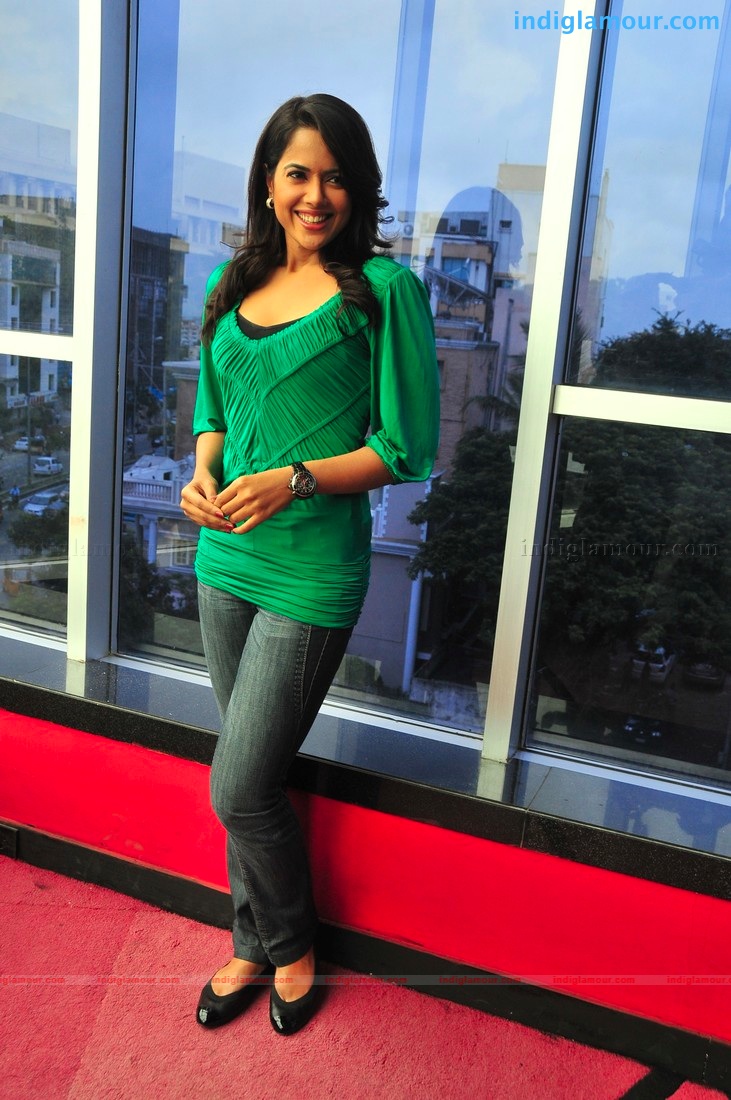 Sameera Reddy Actress hd photo