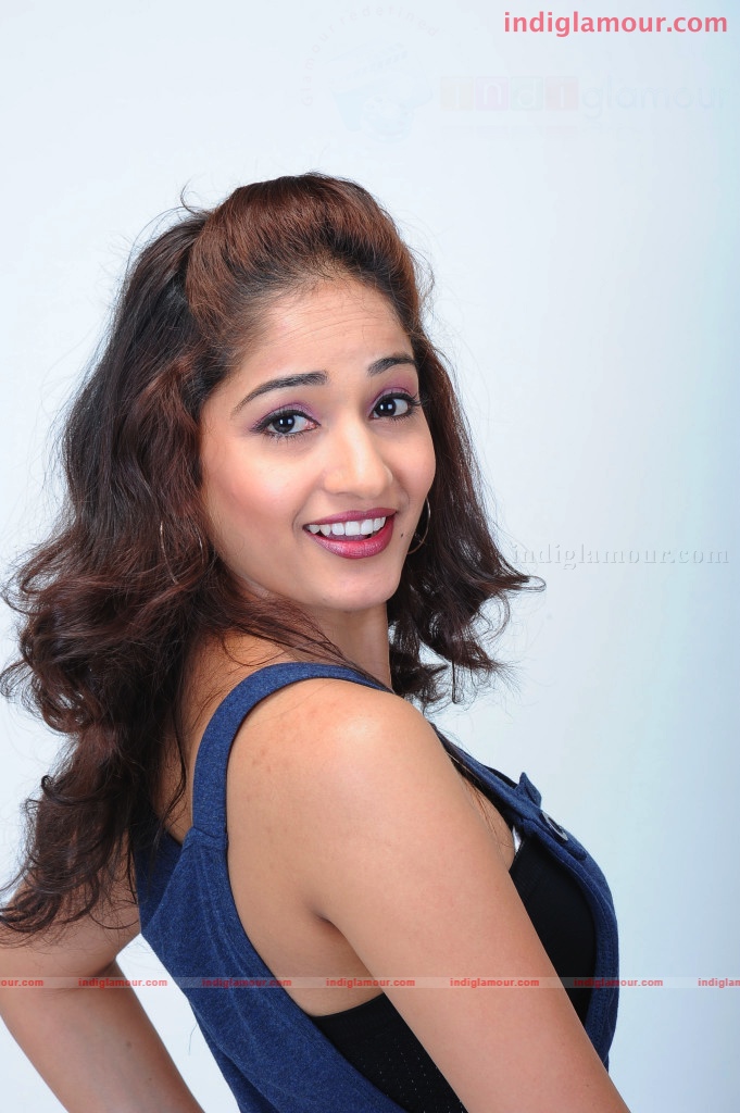 Madhavi Latha Actress hd photo