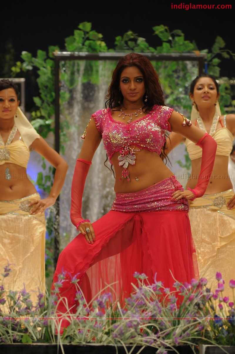 Udaya Bhanu Actress hd photo