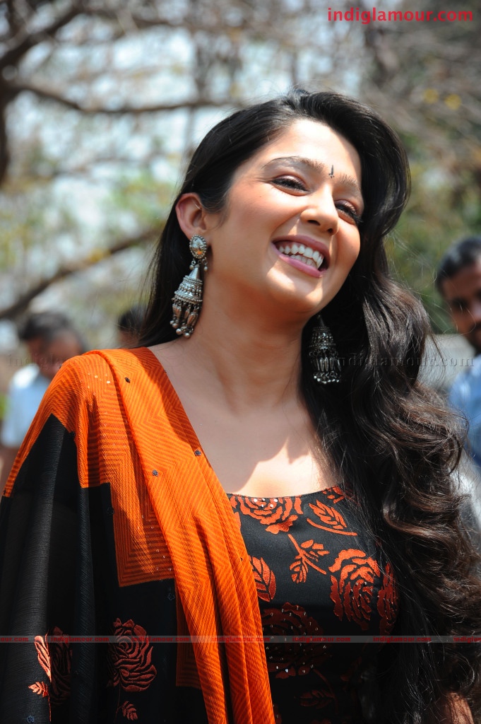 Charmi Actress hd photo