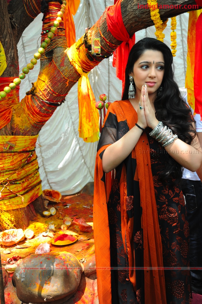 Charmi Actress hd photo