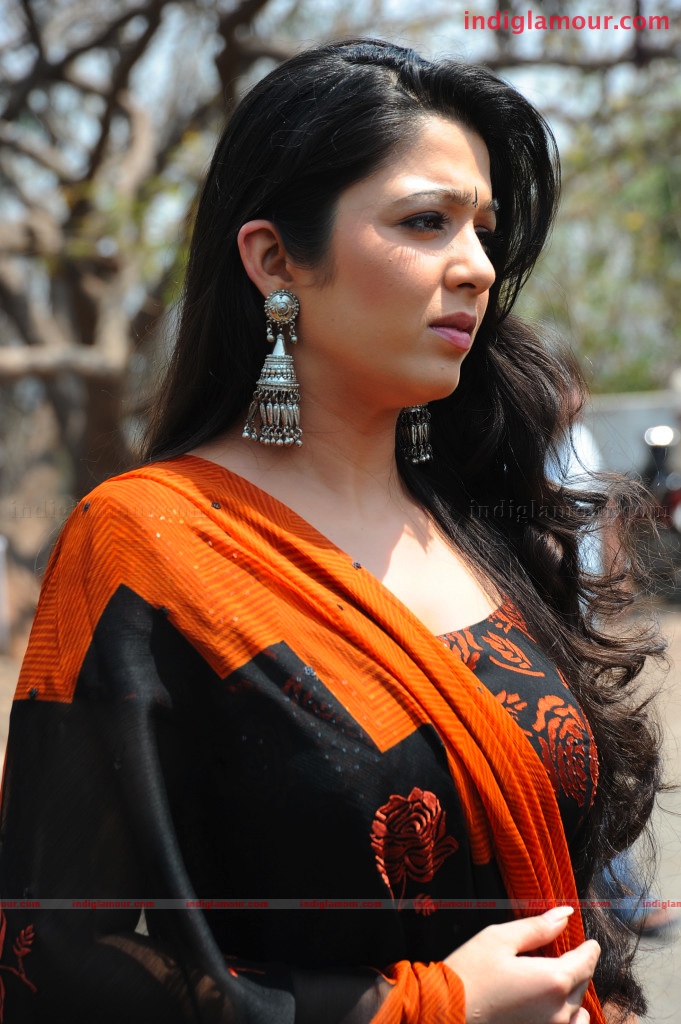 Charmi Actress hd photo