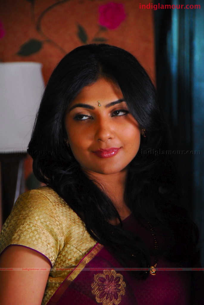 Kamalinee Mukherjee Actress hd photo