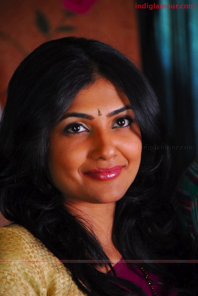 Kamalinee Mukherjee Actress hd photo