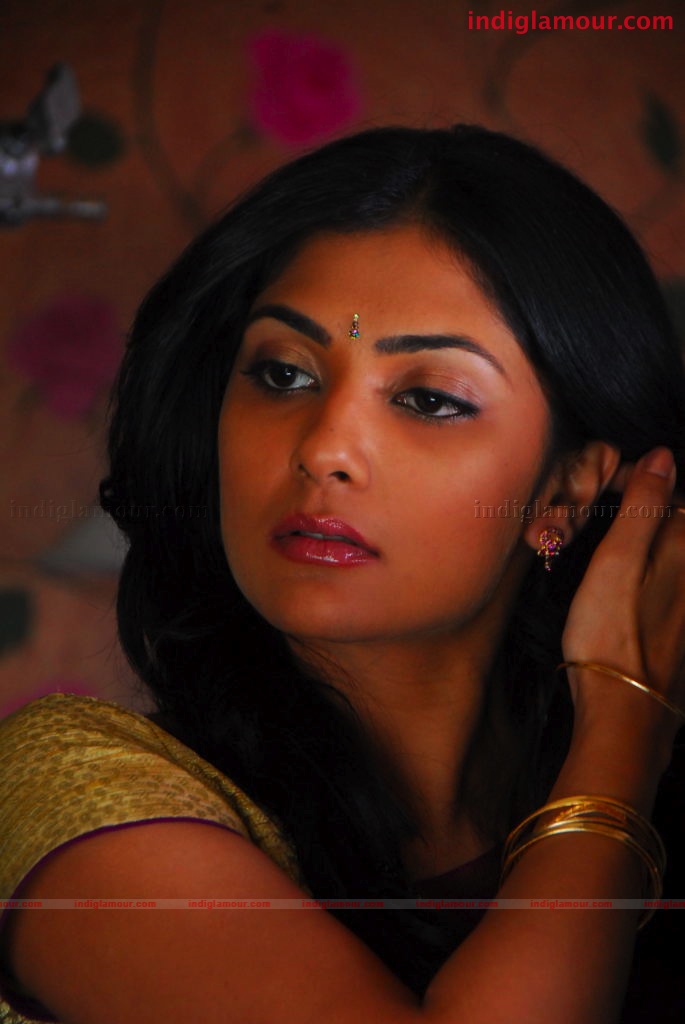 Kamalinee Mukherjee Actress hd photo