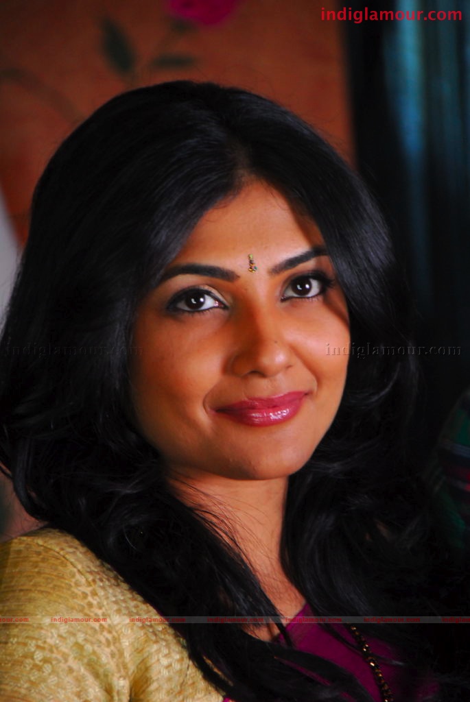 Kamalinee Mukherjee Actress hd photo