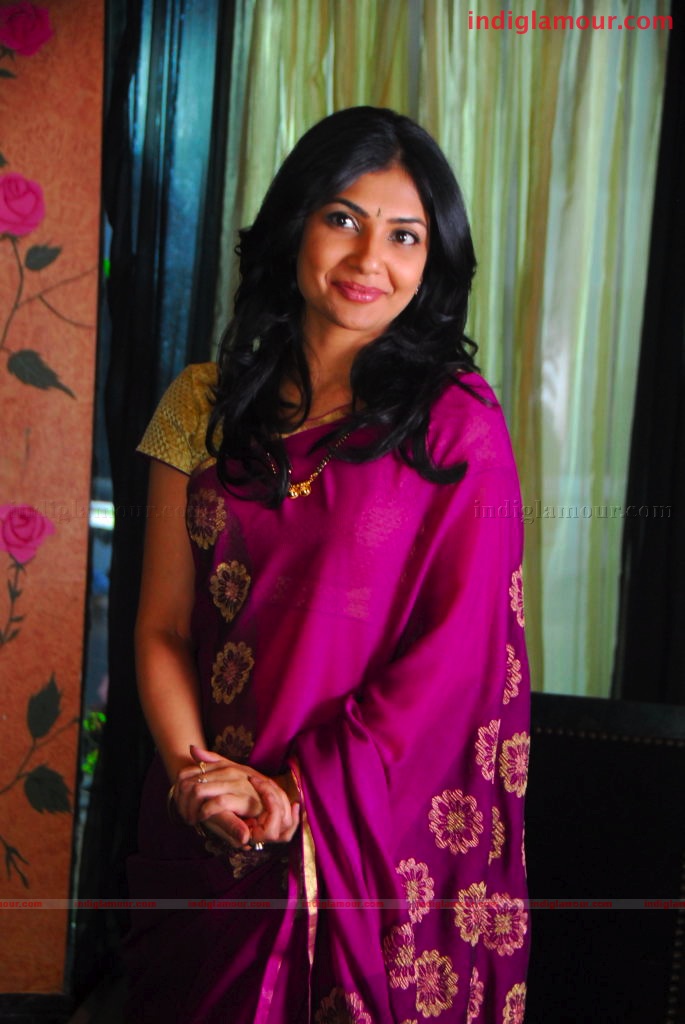 Kamalinee Mukherjee Actress hd photo
