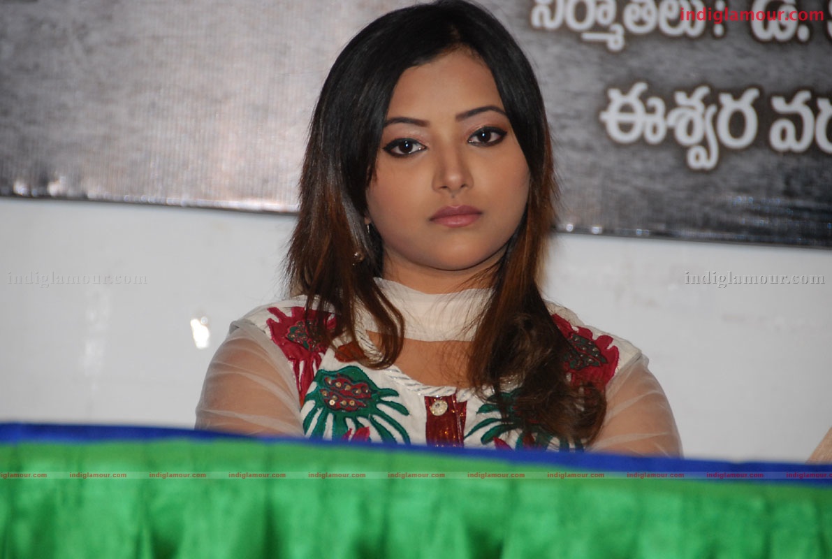 Shweta Basu Prasad Actress hd photo
