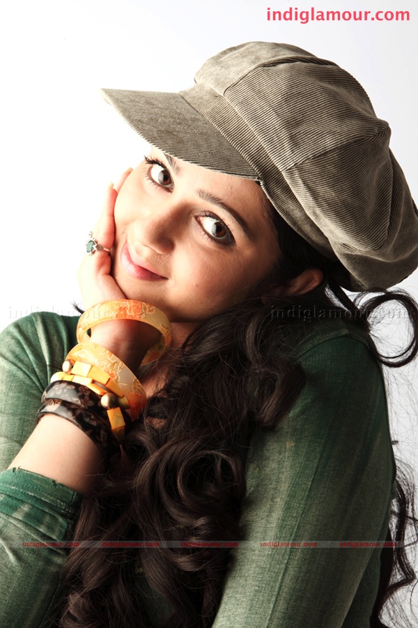 Charmi Actress hd photo