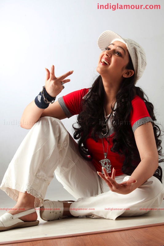 Charmi Actress hd photo