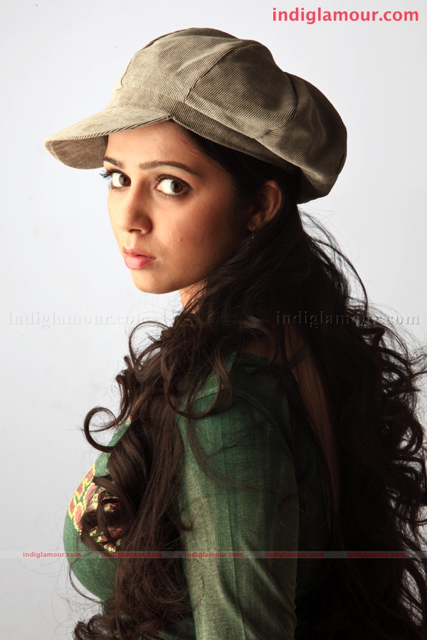 Charmi Actress hd photo