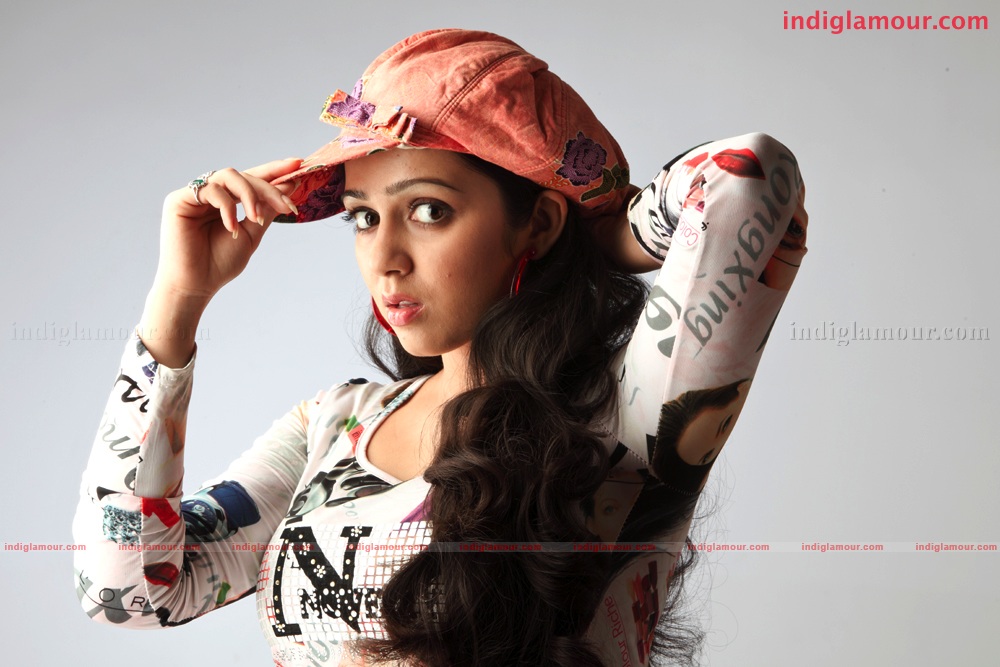 Charmi Actress hd photo