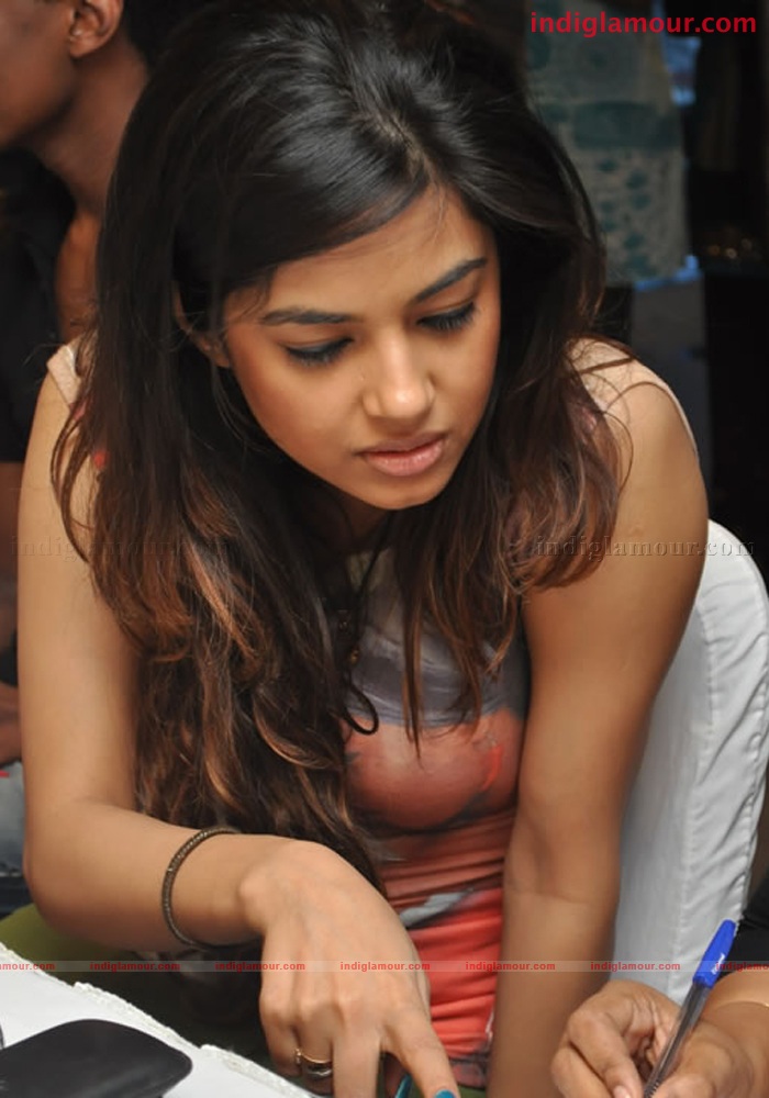 Meera Chopra Actress hd photo