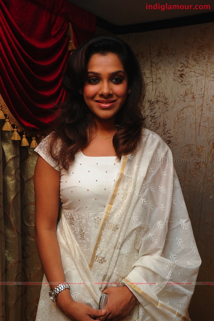 Sandhya Actress hd photo