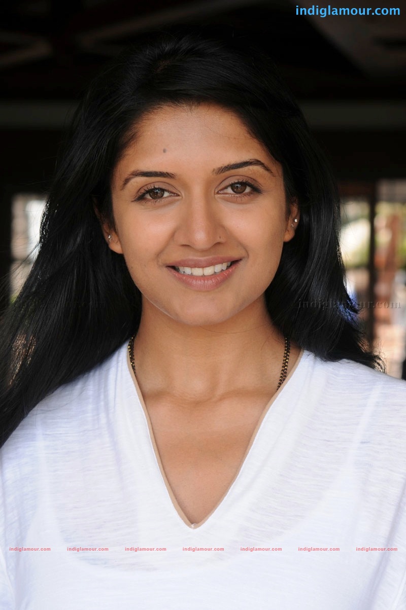 Vimala Raman Actress hd photo