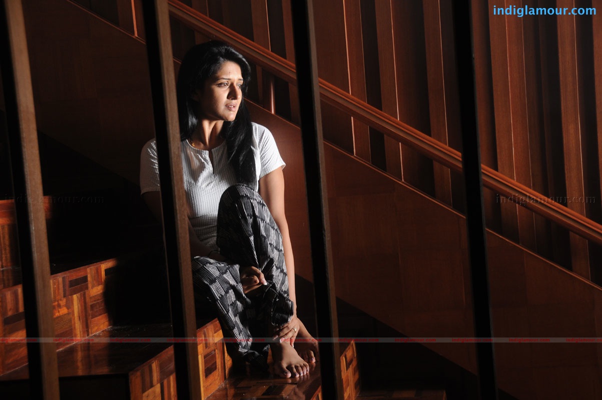 Vimala Raman Actress hd photo