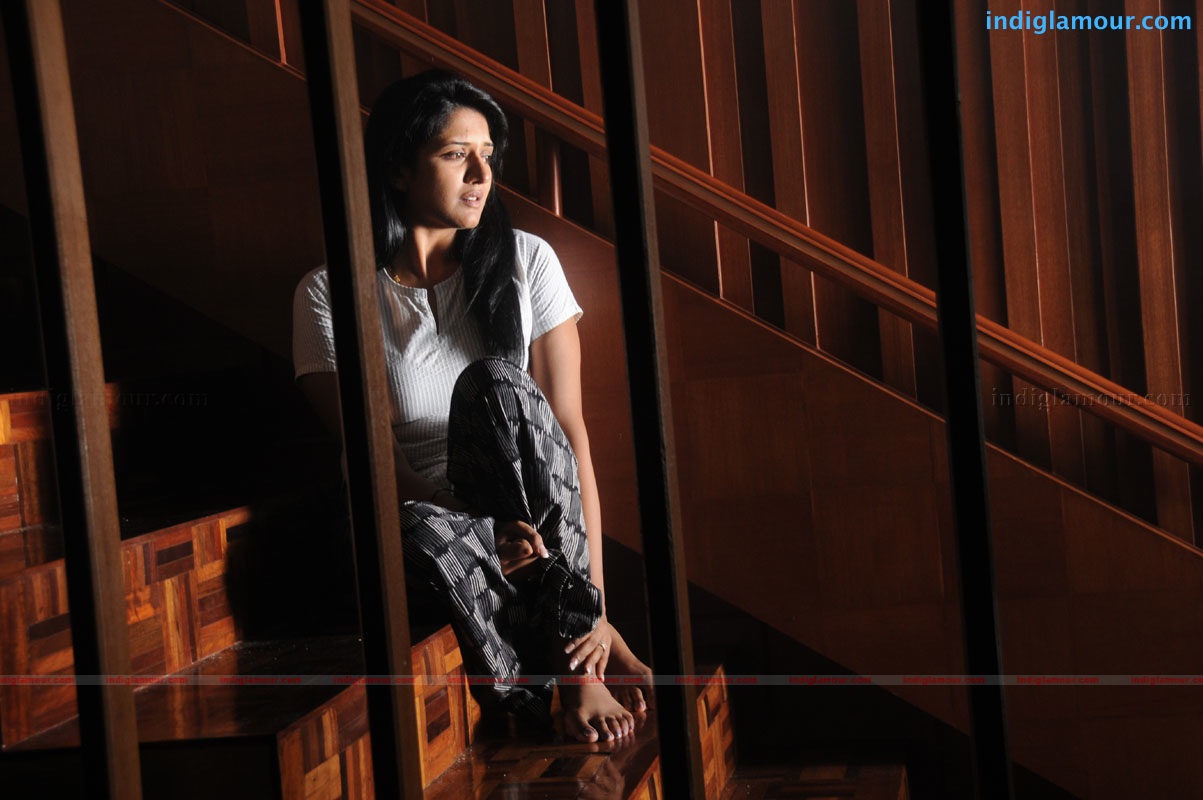 Vimala Raman Actress hd photo