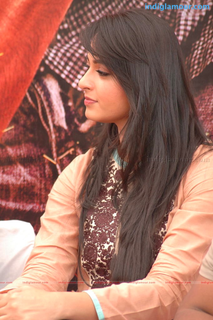 Anushka Actress hd photo
