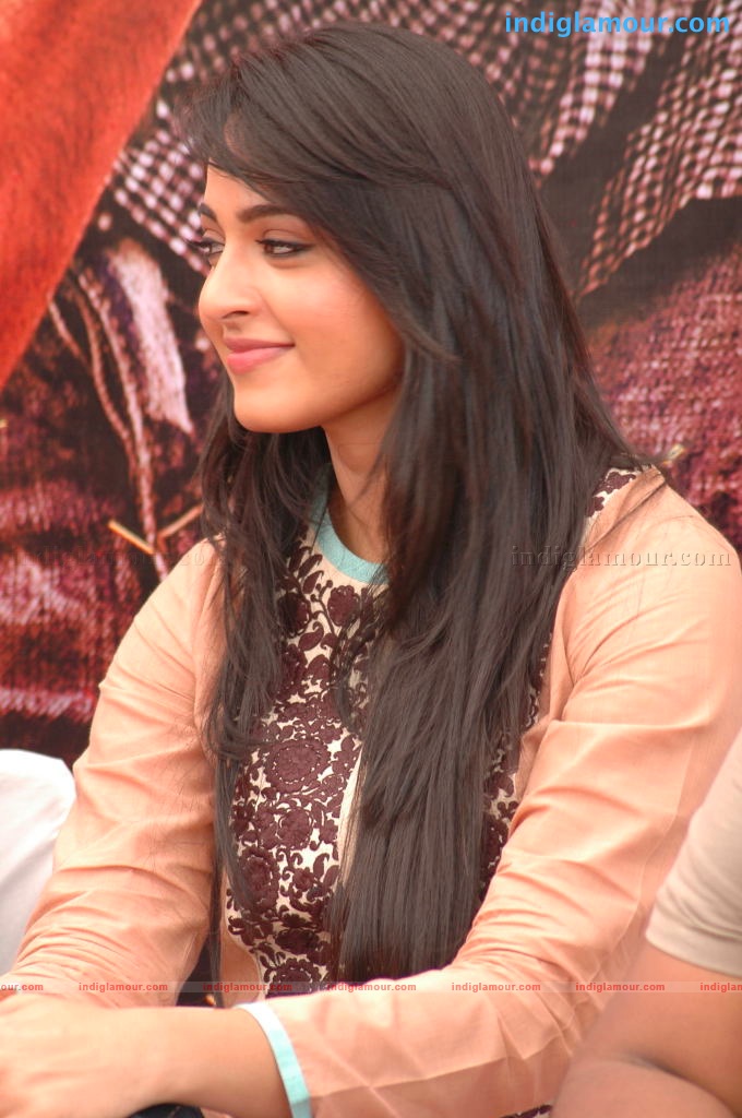 Anushka Actress hd photo