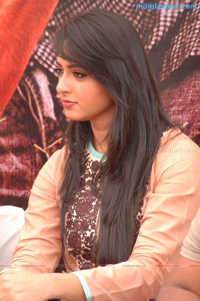 Anushka Actress hd photo