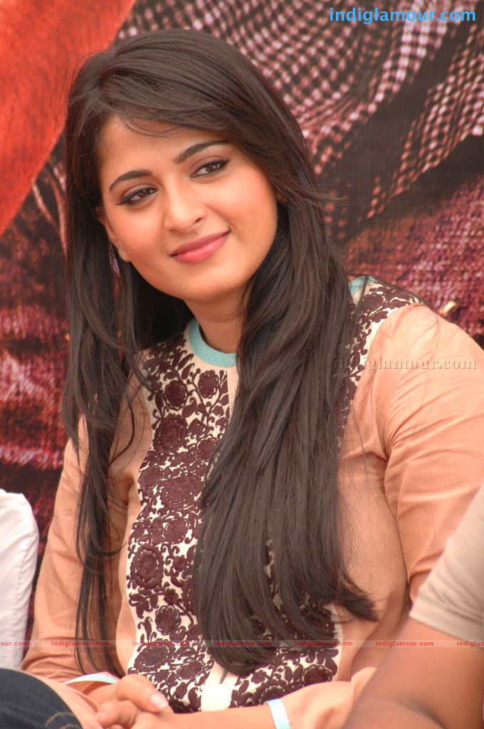Anushka Actress hd photo