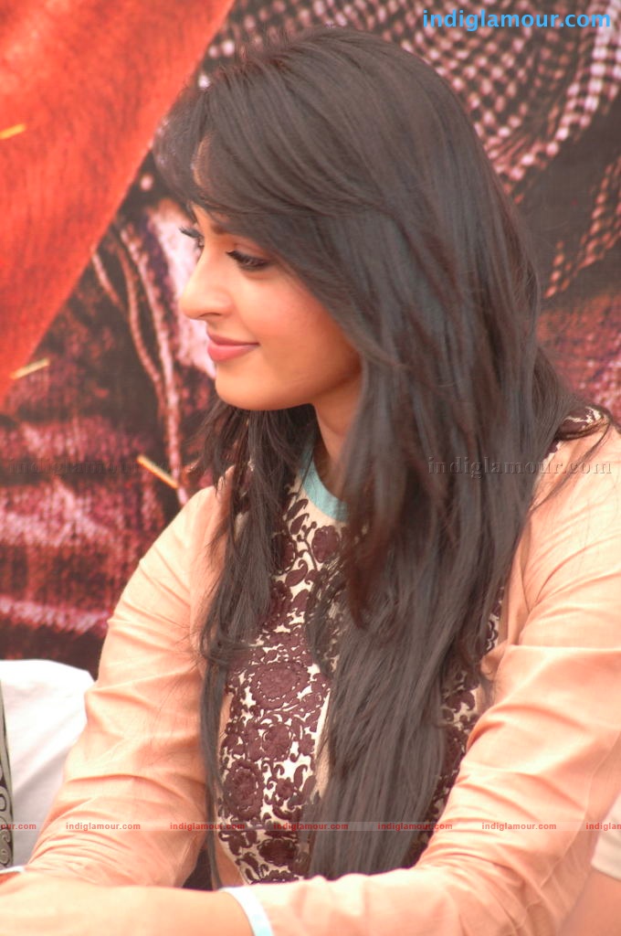 Anushka Actress hd photo