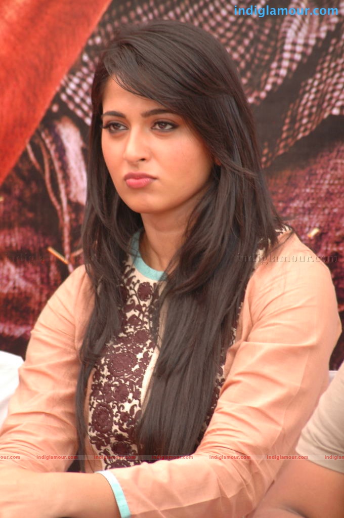 Anushka Actress hd photo