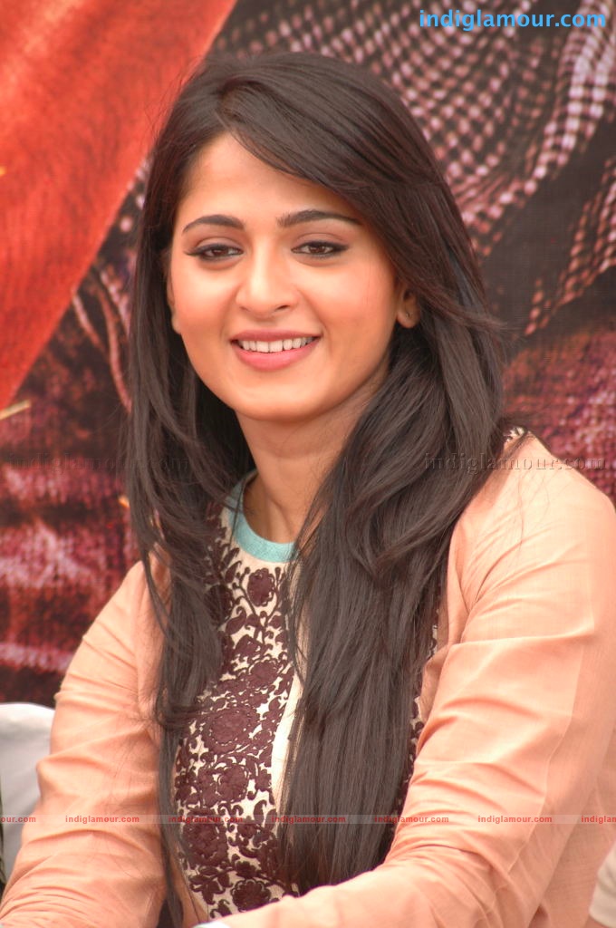 Anushka Actress hd photo