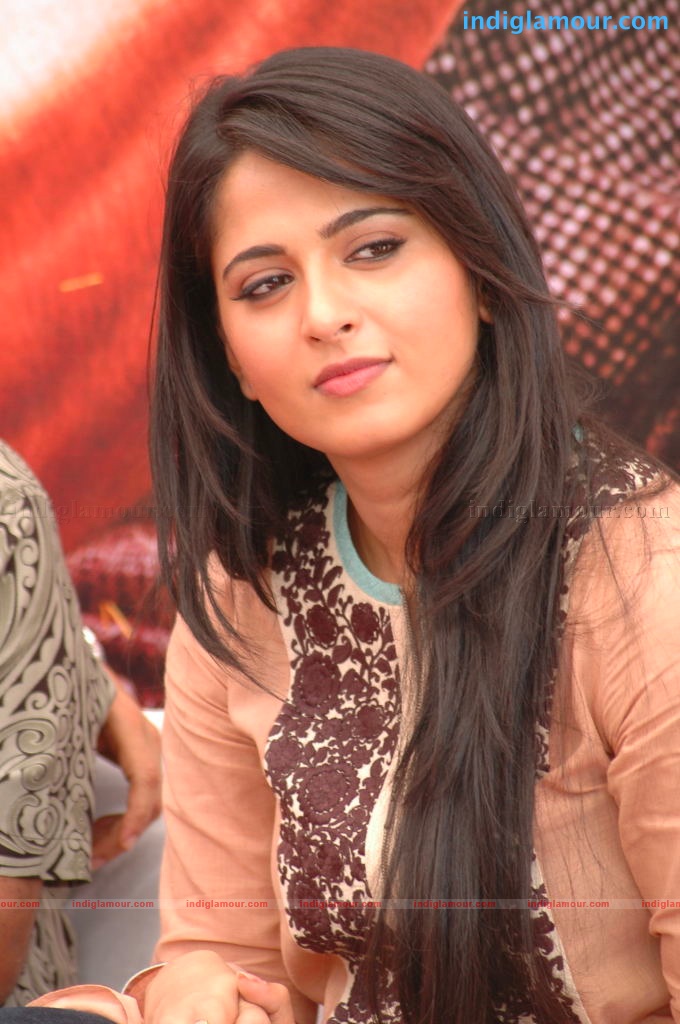 Anushka Actress hd photo