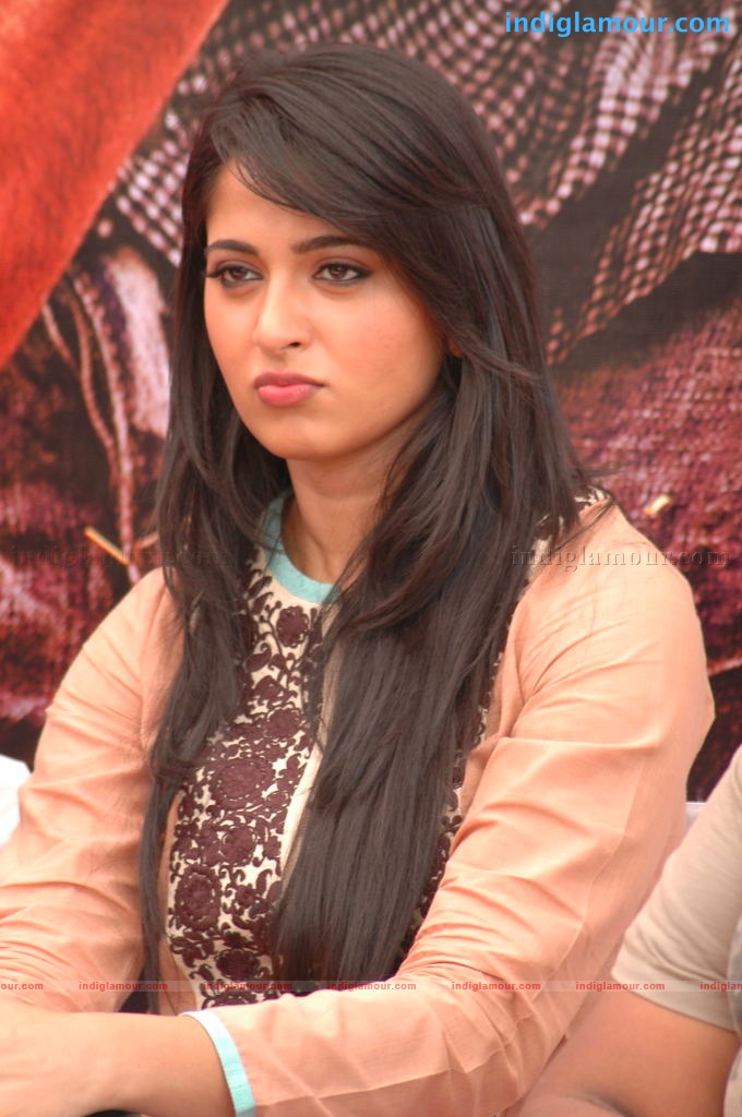Anushka Actress hd photo