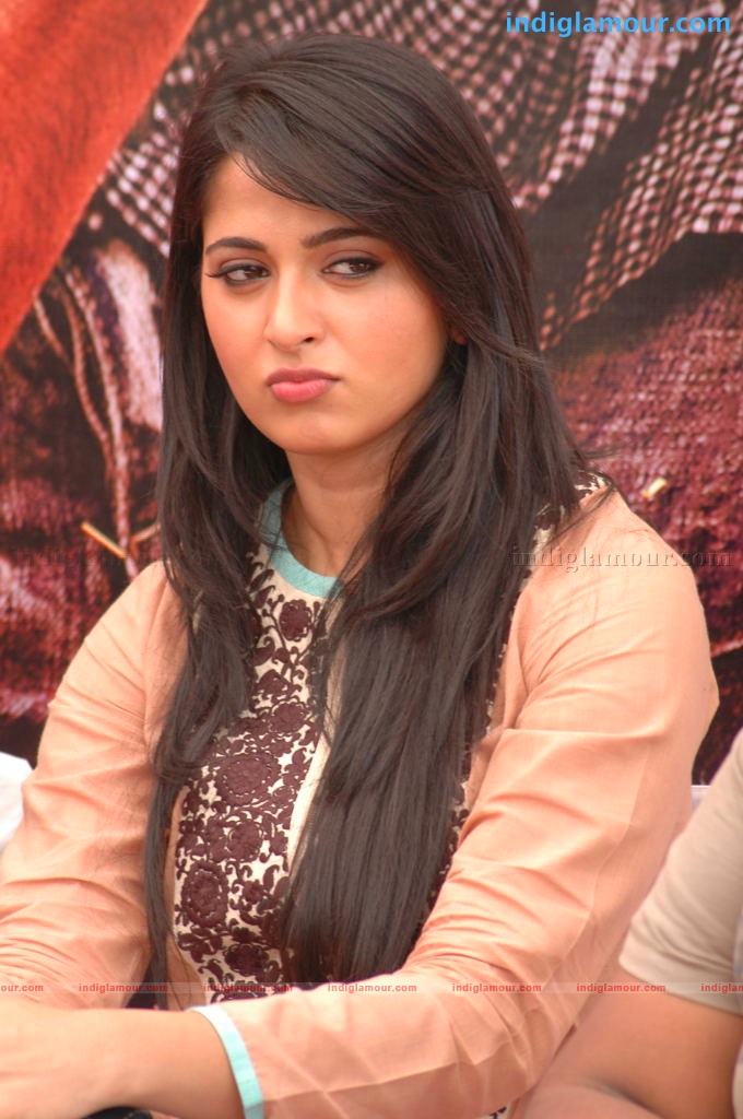 Anushka Actress hd photo