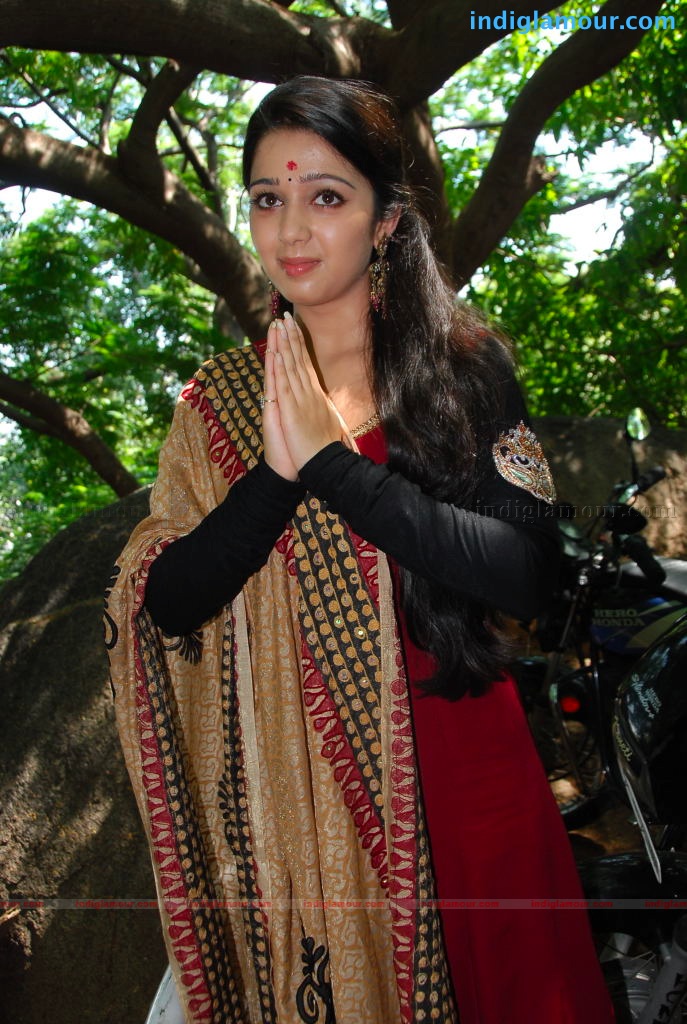 Charmi Actress hd photo