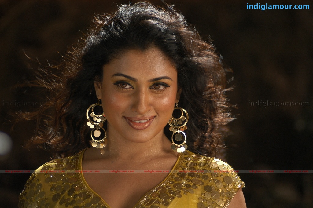 Malavika Actress hd photo