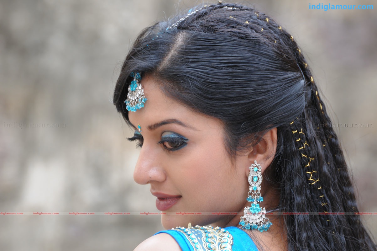 Vimala Raman Actress hd photo