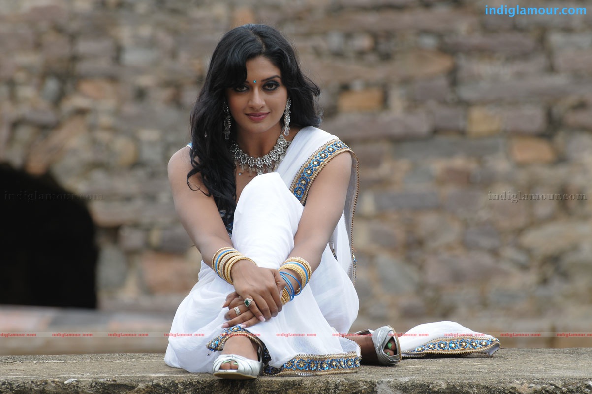 Vimala Raman Actress hd photo