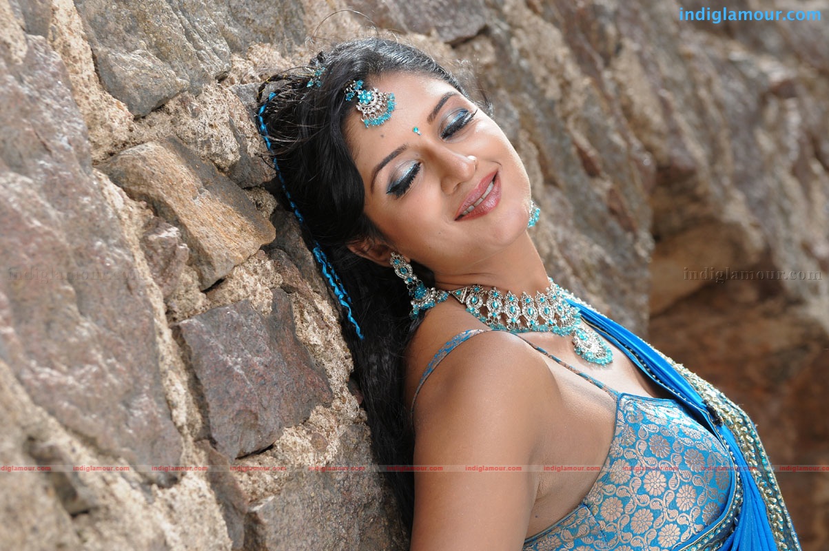 Vimala Raman Actress hd photo