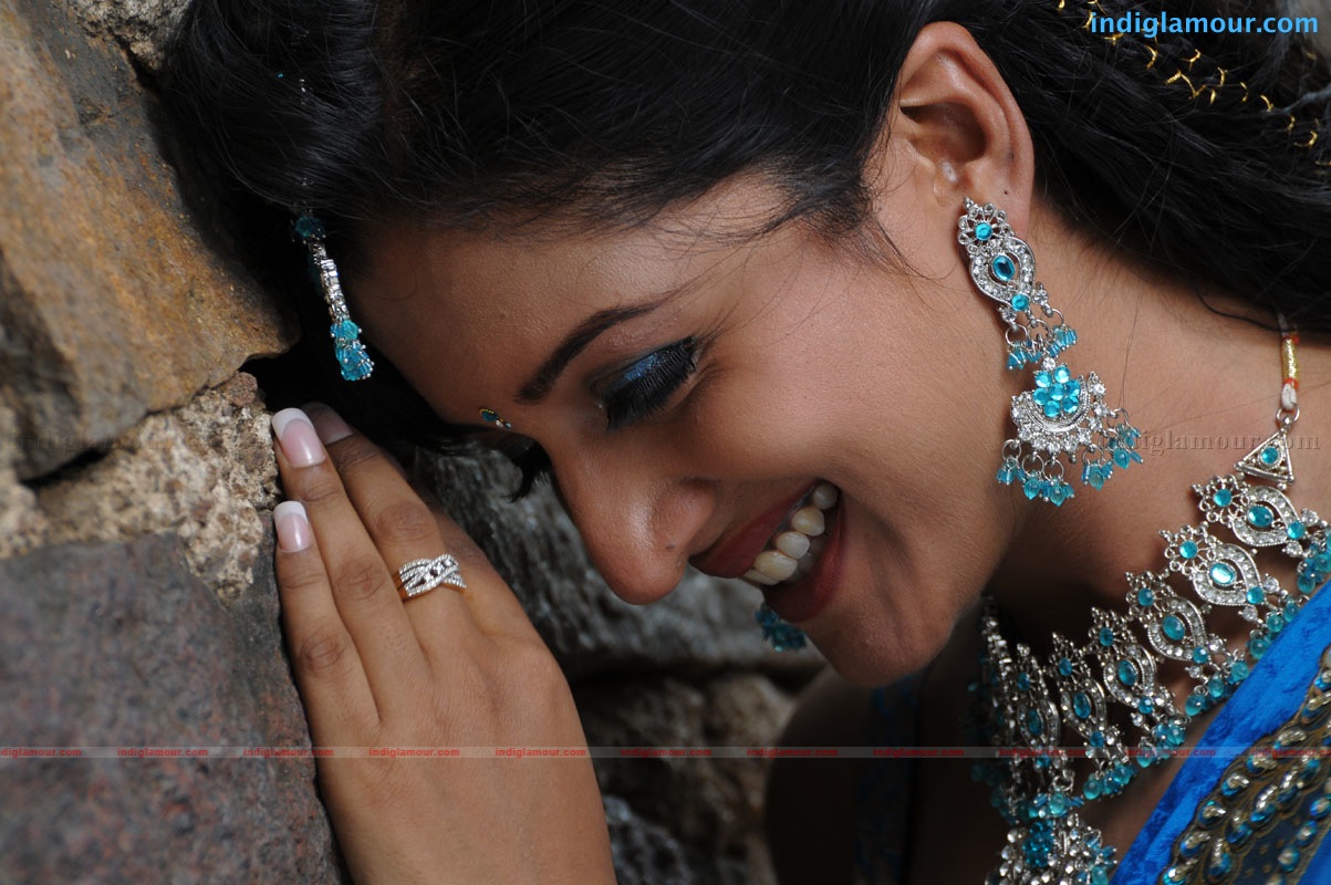 Vimala Raman Actress hd photo