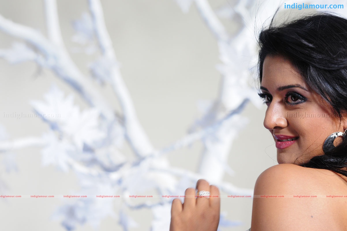 Vimala Raman Actress hd photo