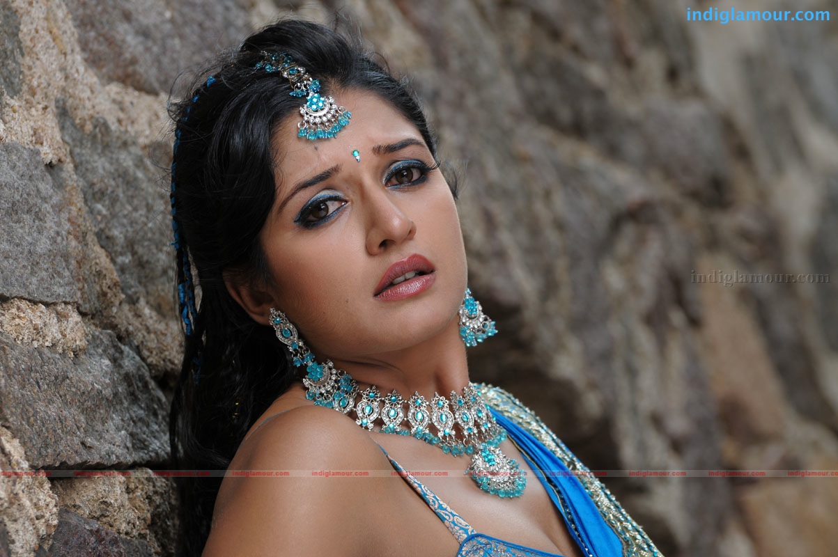 Vimala Raman Actress hd photo