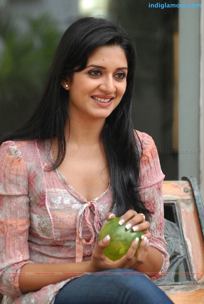 Vimala Raman Actress hd photo