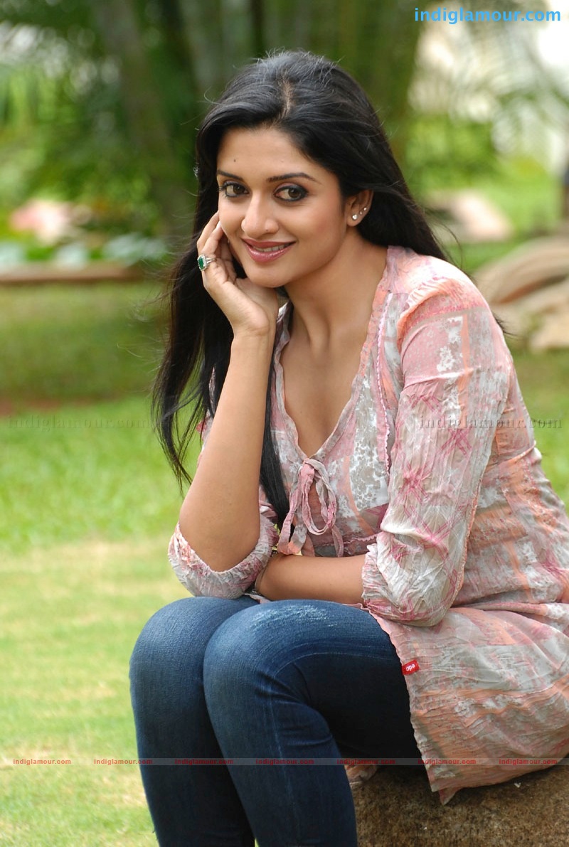 Vimala Raman Actress hd photo