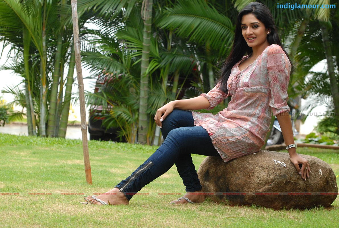 Vimala Raman Actress hd photo