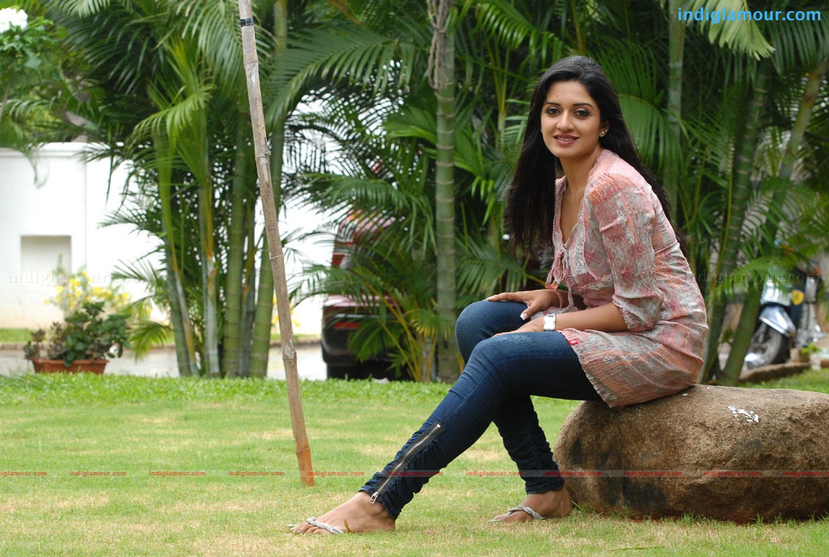 Vimala Raman Actress hd photo