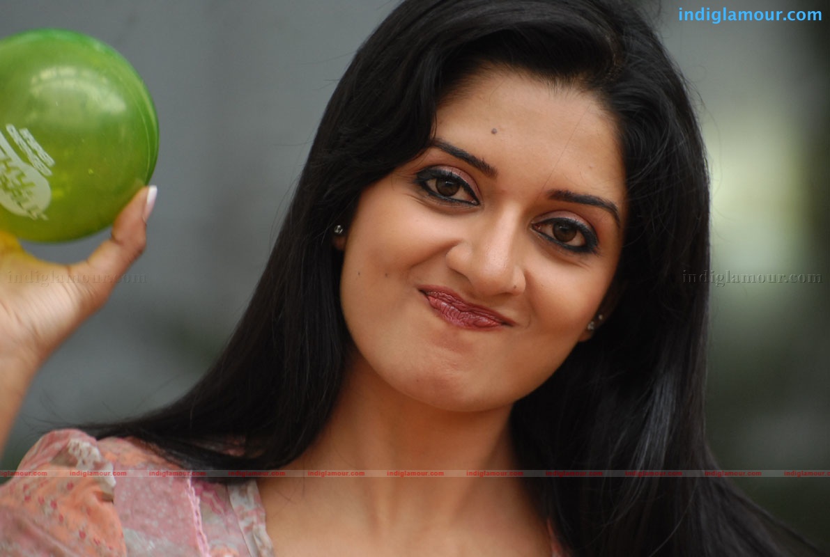 Vimala Raman Actress hd photo