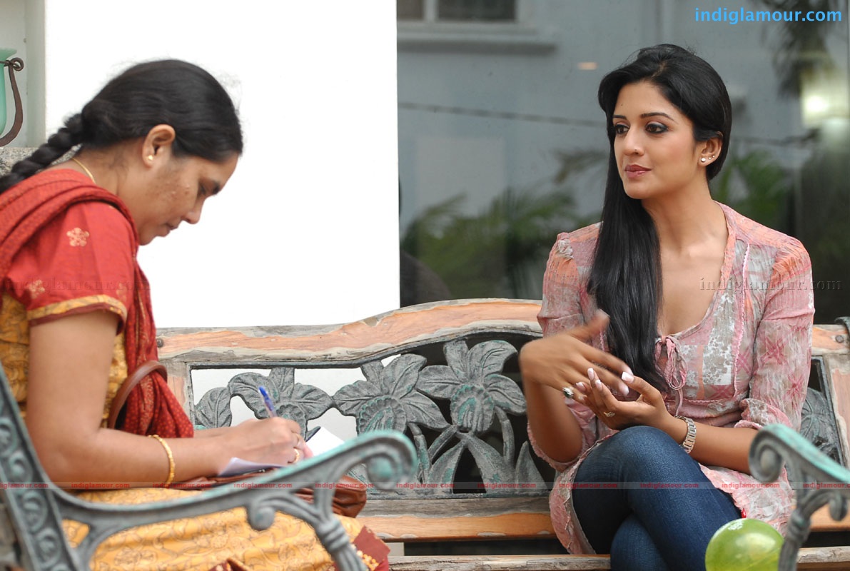 Vimala Raman Actress hd photo