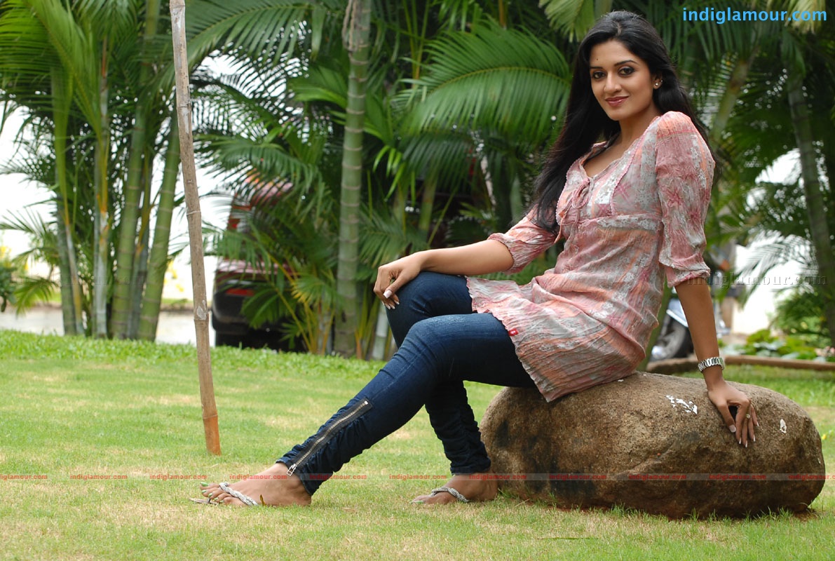 Vimala Raman Actress hd photo