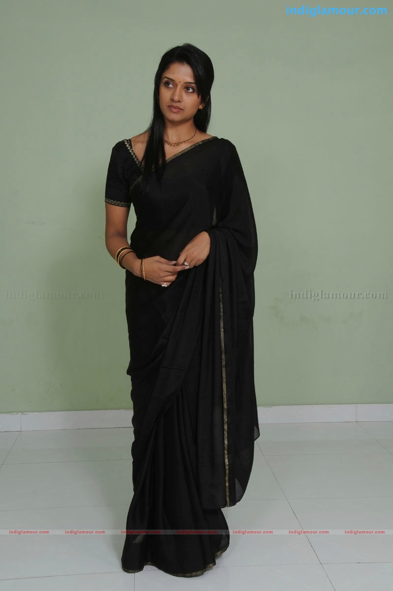 Vimala Raman Actress hd photo