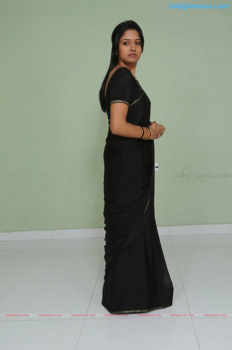 Vimala Raman Actress hd photo