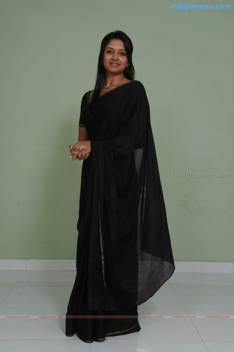 Vimala Raman Actress hd photo