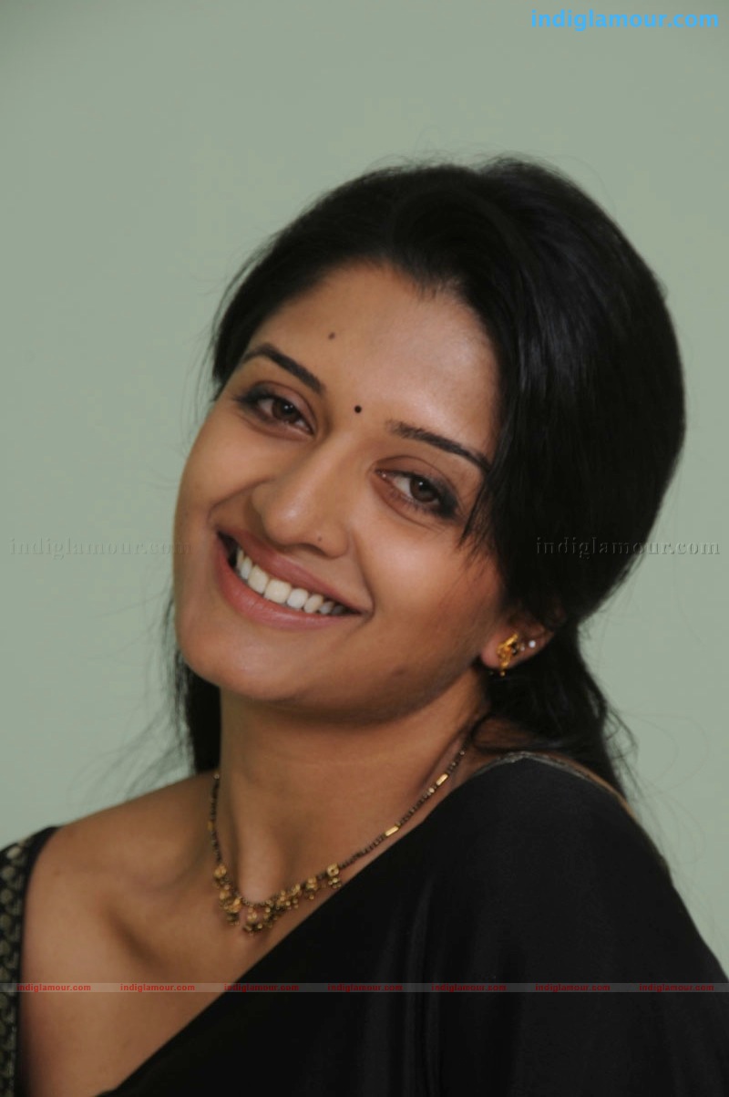 Vimala Raman Actress hd photo